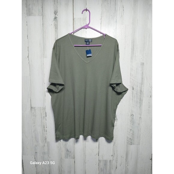 Venezia 26/28 Green V Neck Short Sleeve Tee NWT - Picture 1 of 6